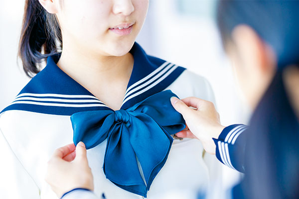 文字どおり「伝統を身にまとう」白いセーラー服
