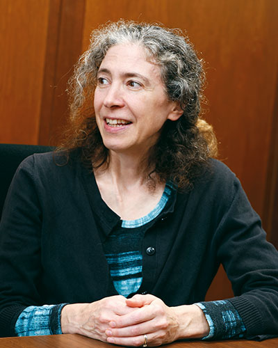 国際副教頭／クリスタル・ブルネリ先生