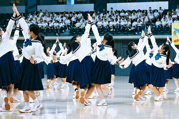 6年間の思いを胸に高3が演じる『カドリール・プロムナード』。