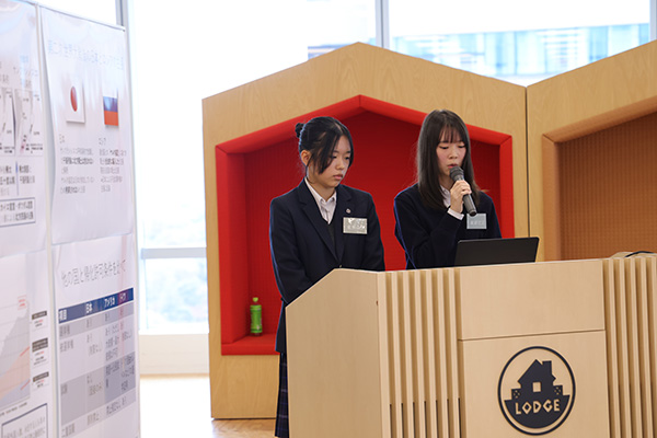 東京立正は「北方領土問題」について発表。その歴史的経緯や政治・国家間の問題を正しく理解ことの大切さを訴えました 。