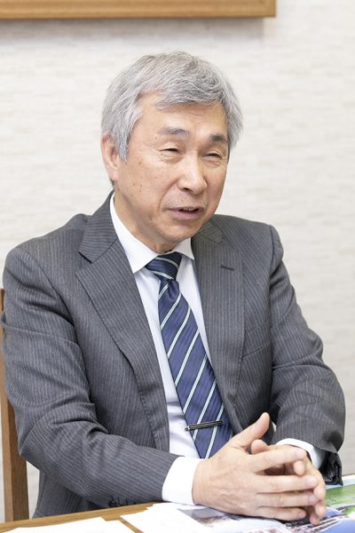 眞砂和典校長。「本校としても、あらゆる機会を逃さずに受け入れてきたことで、姉妹校も増え、交流の輪が広がりました。将来的には、アジアにも姉妹校ができたらいいですね」