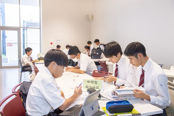 中学生優先座席